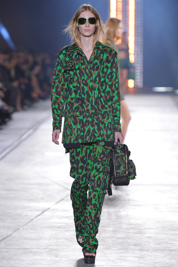 Versace представили новую коллекцию в стиле милитари