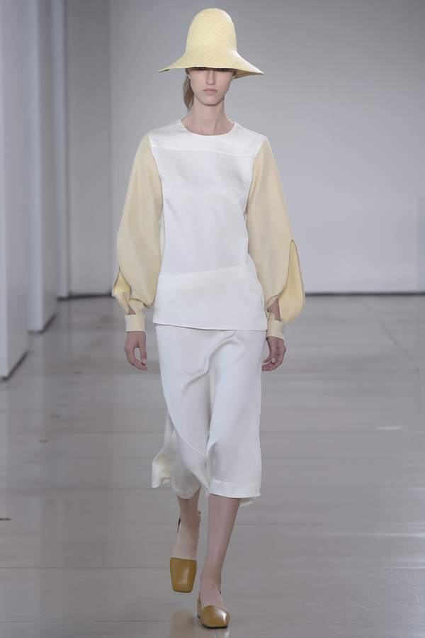 Элегантность и минимализм: Jil Sander презентовали новую коллекцию