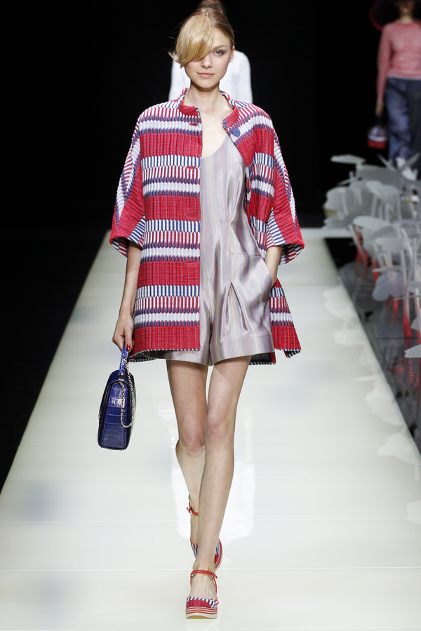 Цвет страсти: Giorgio Armani представил яркую коллекцию