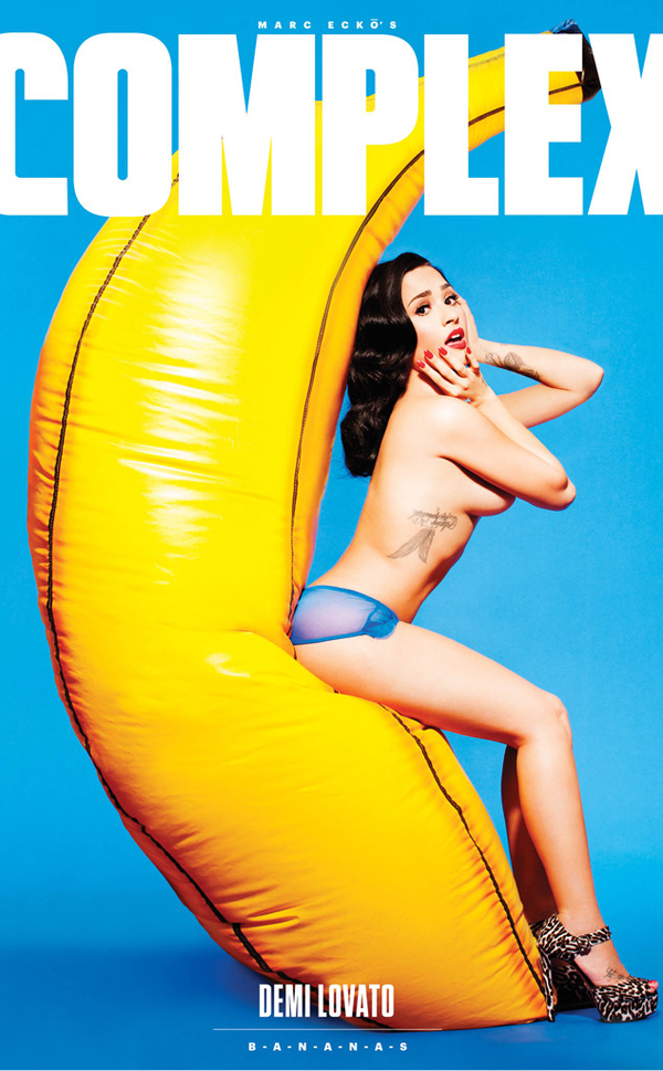 23-летняя Деми Ловато снялась топлес для Complex