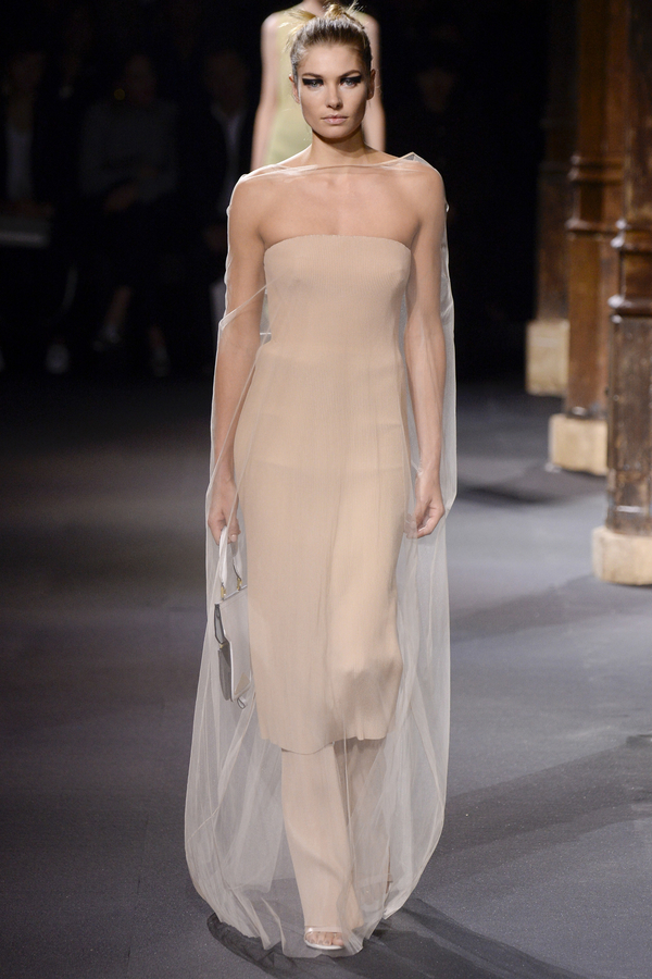 Все о платьях: Vionnet представил женственную коллекцию