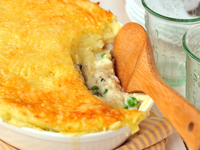 Картофельная запеканка с рыбой и сыром