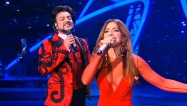 Новая волна 2015: Ани Лорак в откровенном наряде спела с Киркоровым