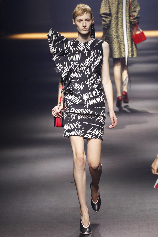 Театр и мода: Lanvin представил стильную коллекцию