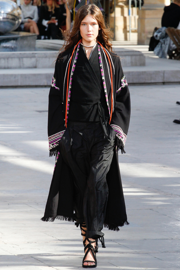 Дух странствий: Isabel Marant презентовала коллекцию в Париже