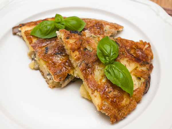 Как приготовить картофельную тортилью с грибами (видео)