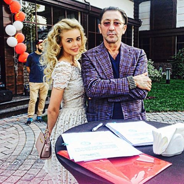 Новая волна 2015 закрытие: Алина Гросу спела с Лепсом