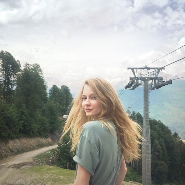 Светлана Ходченкова перекрасилась в шатенку