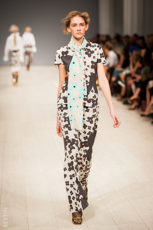 "Супермодель" участвовала в первом показе Ukrainian Fashion Week