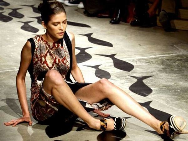 На показе Алексея Залевского упала модель