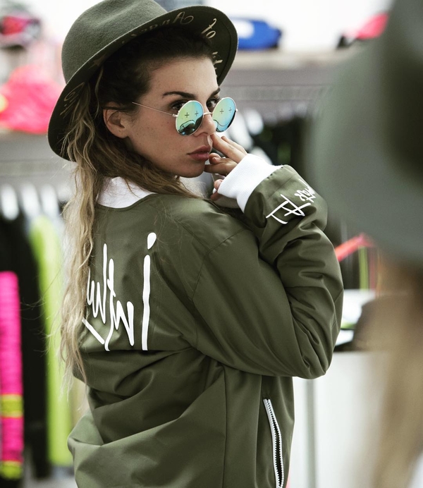 Седокова похвасталась фигурой в нижнем белье