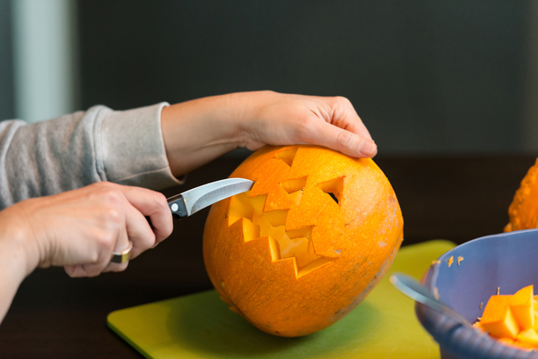 Джек-фонарь: как сделать тыкву на Хэллоуин