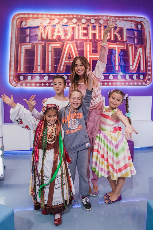 Участница шоу Маленькі гіганти сделала трогательный подарок Дорофеевой