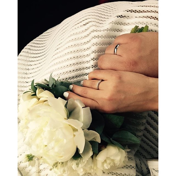 Экс-солистка группы Блестящие Ксения Новикова вышла замуж