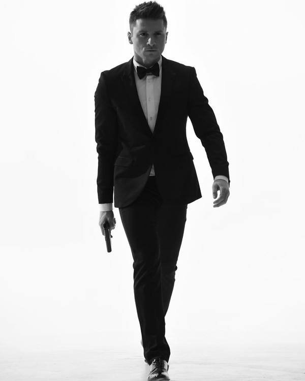 Сергей Лазарев снялся в образе агента 007