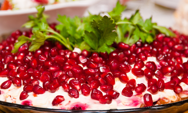 Салаты с зернами граната: Три вкусные идеи