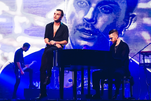 Х-фактор 6 сезон: Британская группа Hurts выступила в первом прямом эфире