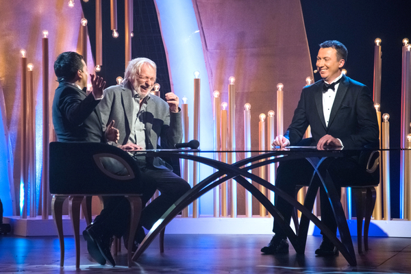 Вечерний Киев: Ведущие пили вино с Кикабидзе и Пьером Ришаром