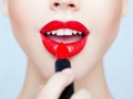 5 проблем, которые поймут поклонницы красной помады