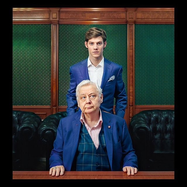 20-летний сын Табакова завел роман с актрисой и поделился фото в постели