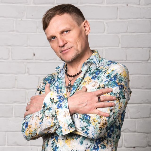 Олег Скрипка посвятил песню французам