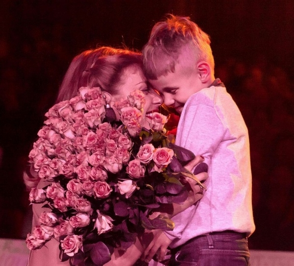 Фан-клуб Тины Кароль необычно поздравил ее сына с днем рождения