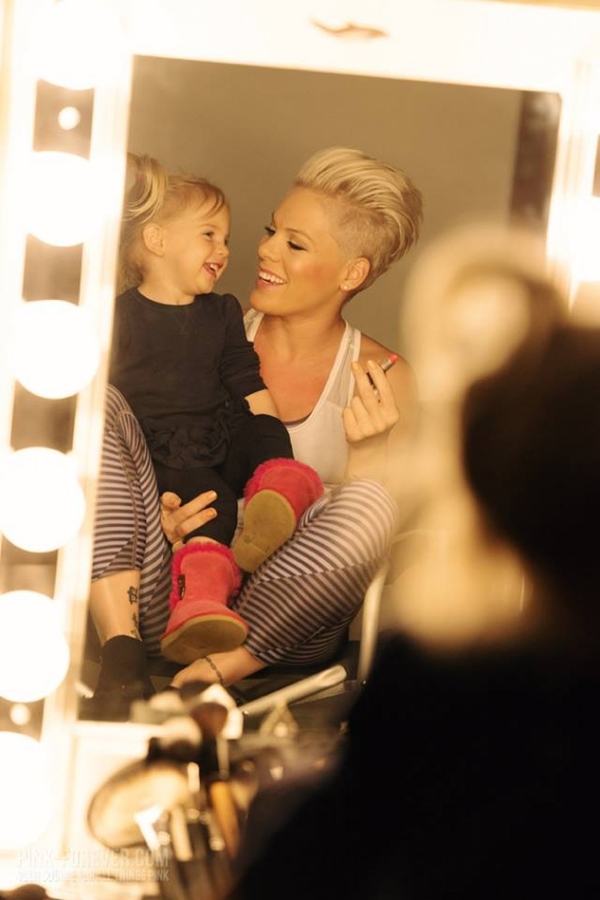 Звездная мама недели: Пинк