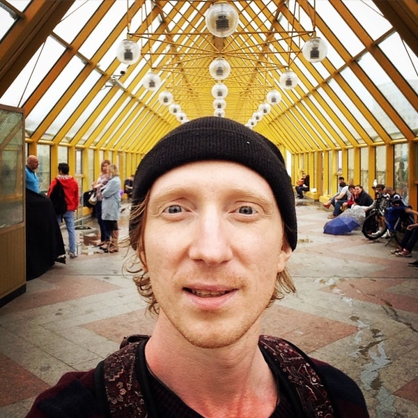 Экс-солист группы Братья Гримм избил своего продюсера