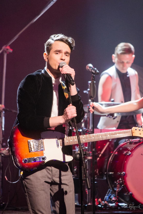 Нино Катамадзе подпевала группе Brunettes Shoot Blondes