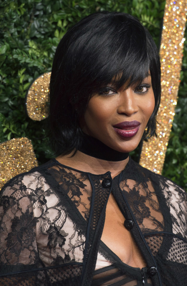 Наоми Кэмпбелл похвасталась новой стрижкой