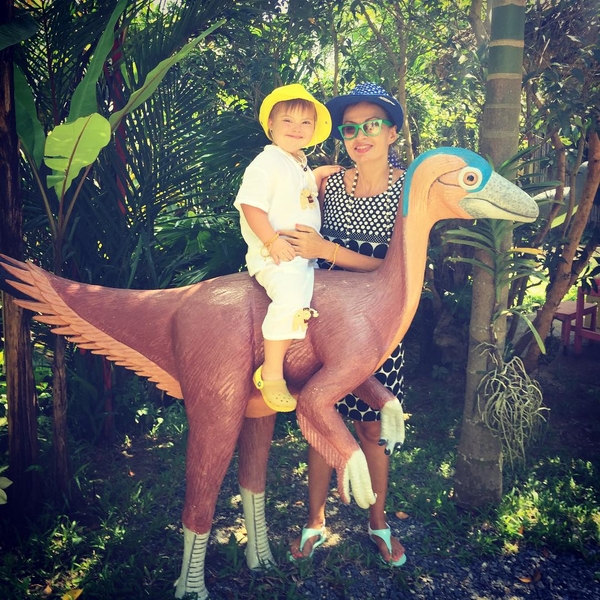 Эвелина Бледанс опубликовала забавное видео с сыном