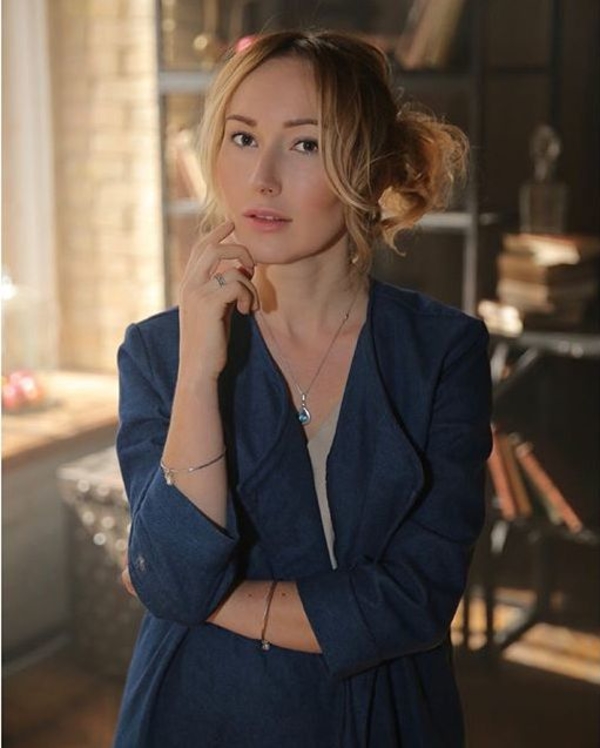 Режиссер Холостяка Ксения Бугримова показала обнаженное тело