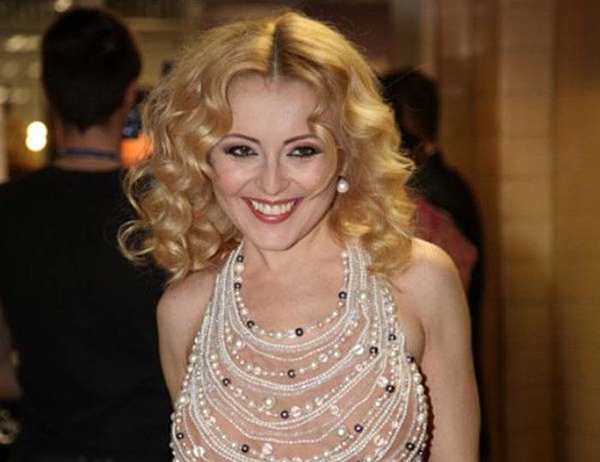 Андрей Малахов удивил сюрпризом Анжелику Варум