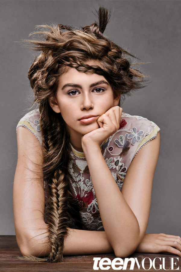 14-летняя дочь Синди Кроуфорд снялась в яркой фотосесии