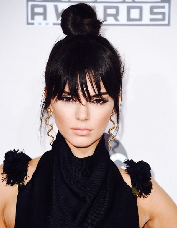 Элегантный пучок: Вдохновение от звезд