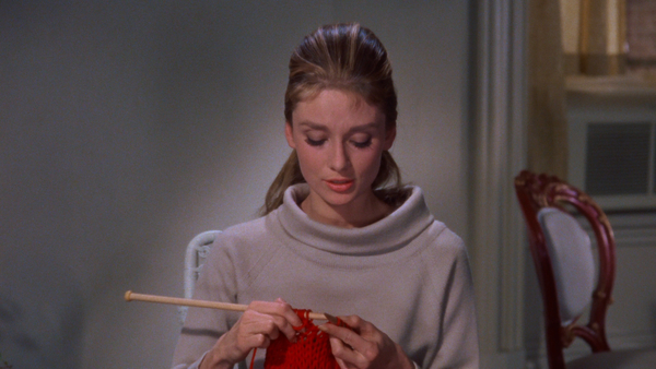 Вдохновение из кино: Героини любимых картин в свитерах