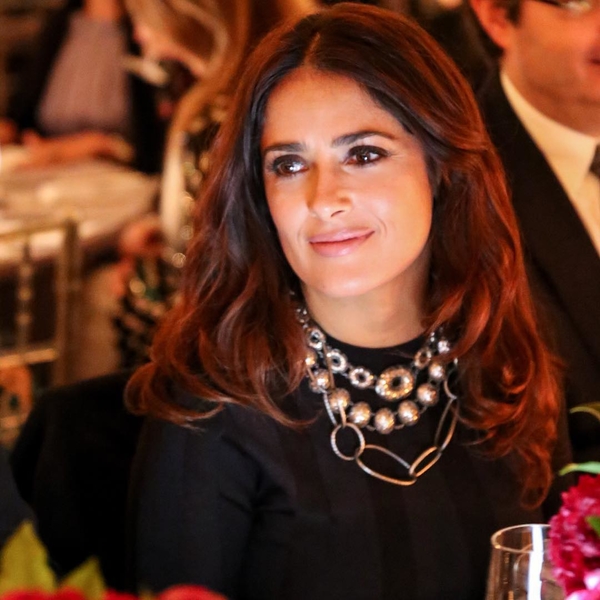 Дочь Сальмы Хайек пожертвует свои волосы онкобольным детям