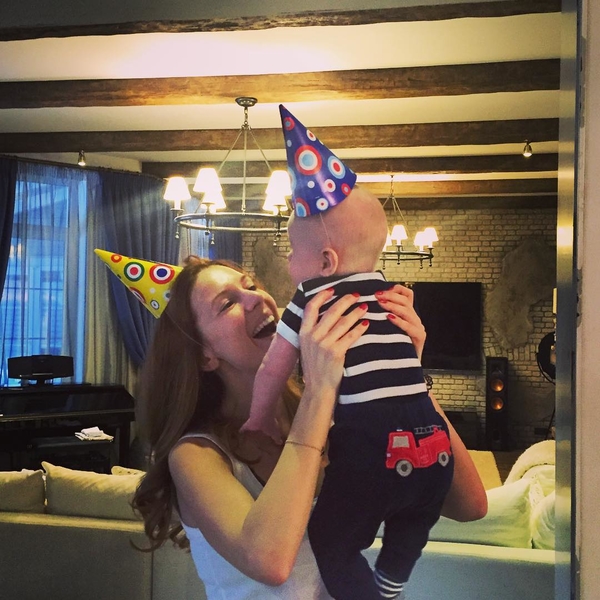 Подольская и Пресняков отметили полгода со дня рождения сына