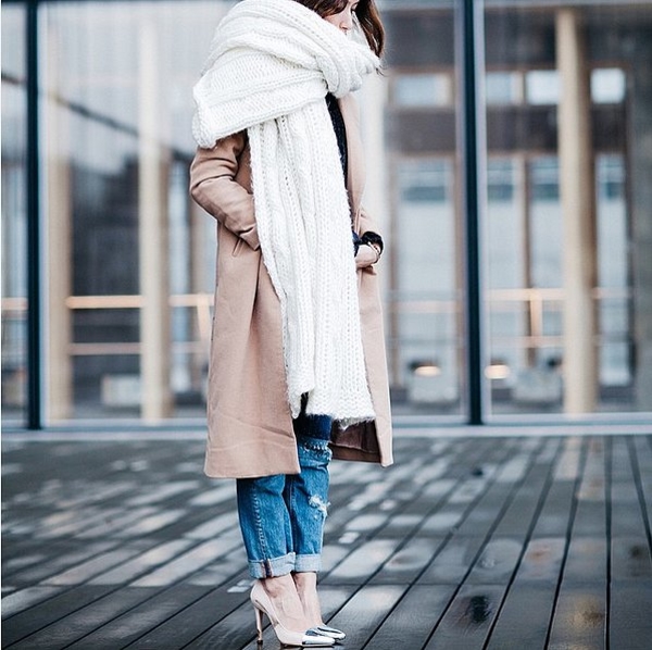 Как носить шарф зимой: 10 модных способов