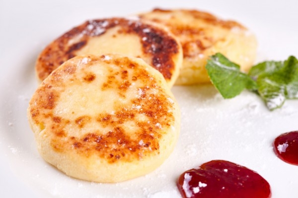 Сырники с изюмом: Три вкусные идеи