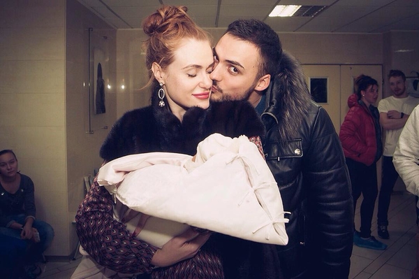 Славу из НЕАНГЕЛОВ выписали из роддома