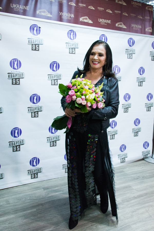 София Ротару снялась в новогоднем концерте Вечернего квартала