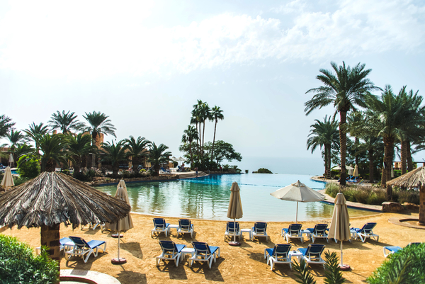 Все о грязи Мертвого моря: Лечебные свойства и косметология