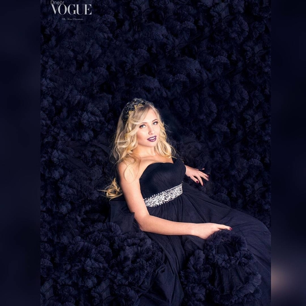 Победительница шоу Холостяк позировала для модного глянца