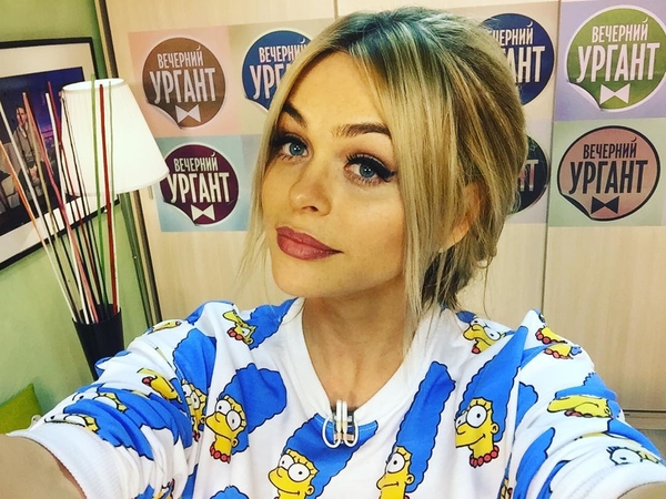 Анна Хилькевич опубликовала фото в костюме снежинки