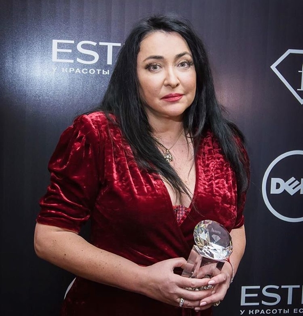 Лолита Милявская "передала" Бараку Обаме обезьяну