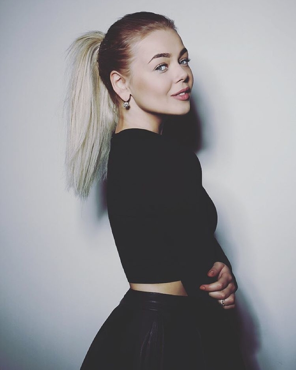 Алина Гросу похвасталась фото с отдыха в России