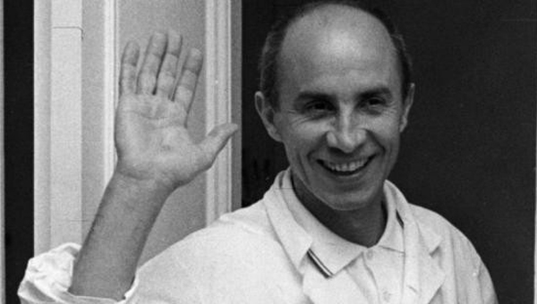 Умер дизайнер Андре Курреж – создатель мини-юбки