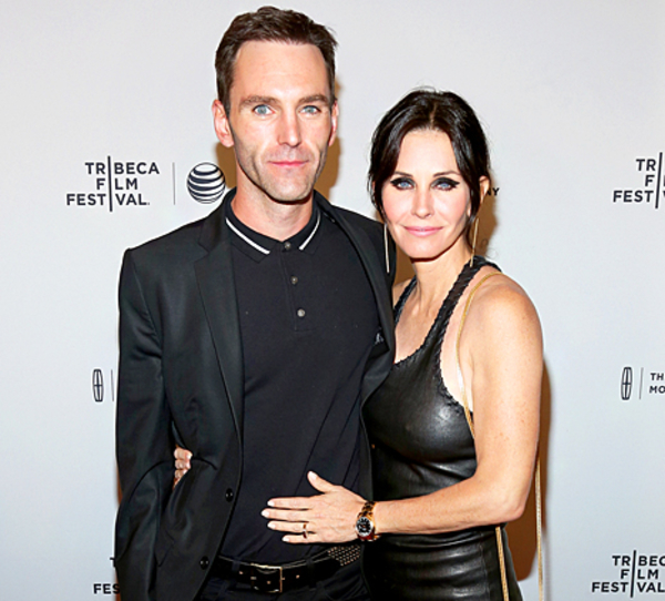 Романтическая поездка: Кортни Кокс хочет спасти роман с бойфрендом