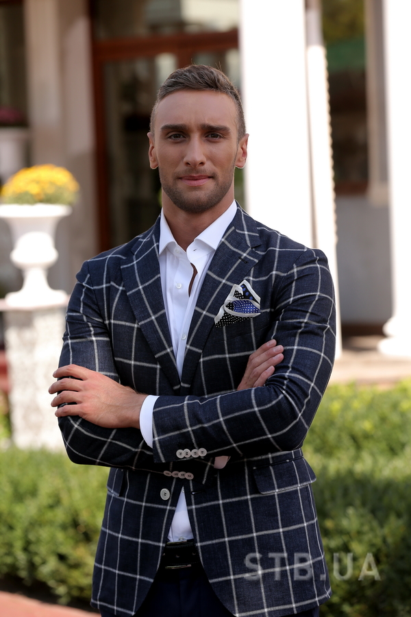 Новый герой шоу Холостяк 6 впервые показал свою семью